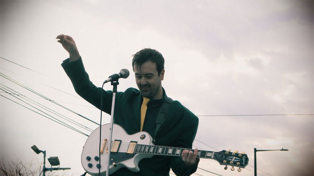 Ding Dong, Ding&nbsp;Dong!